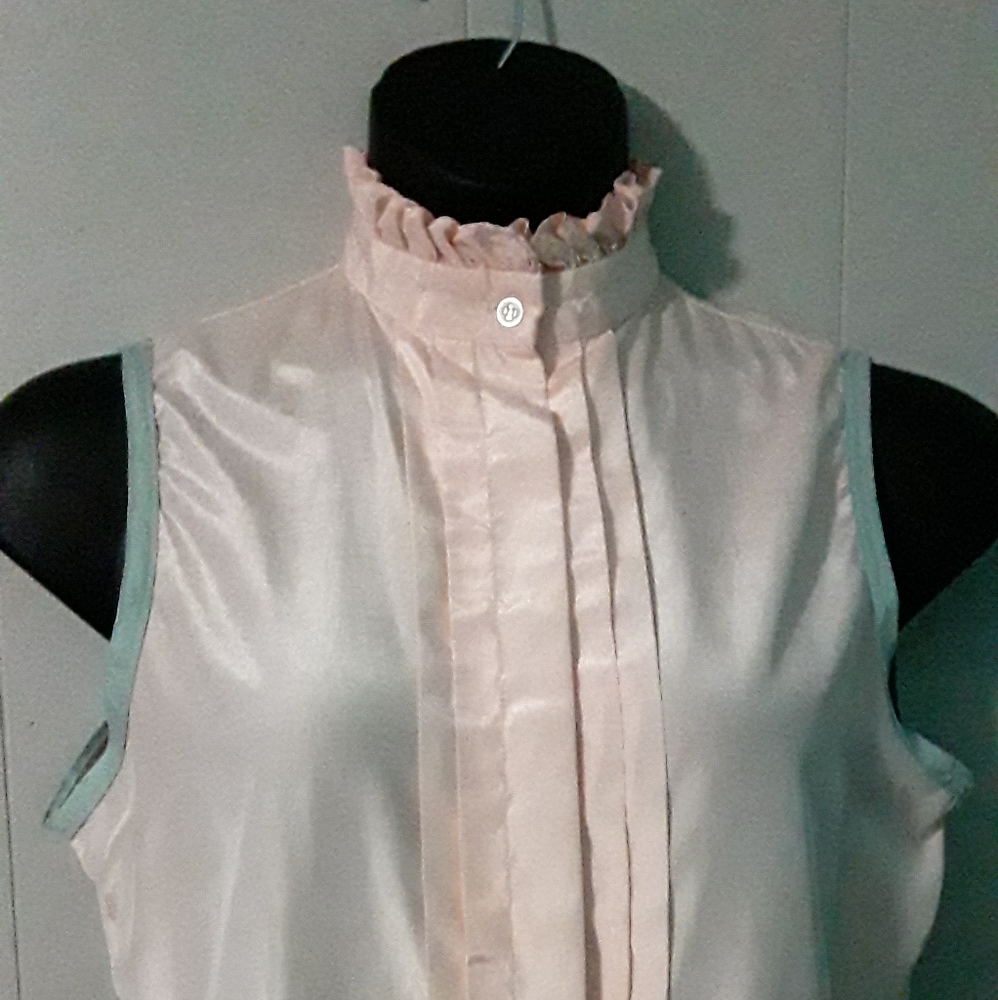Vintage 1970's  Brgn mawr/ Bobby brooks,  womans t